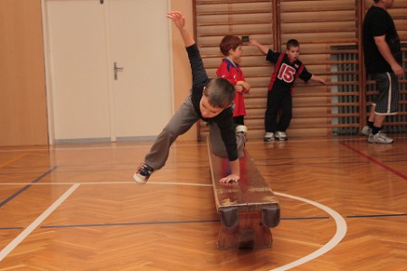 Trénink dětí v tělocvičně 2011 (10)